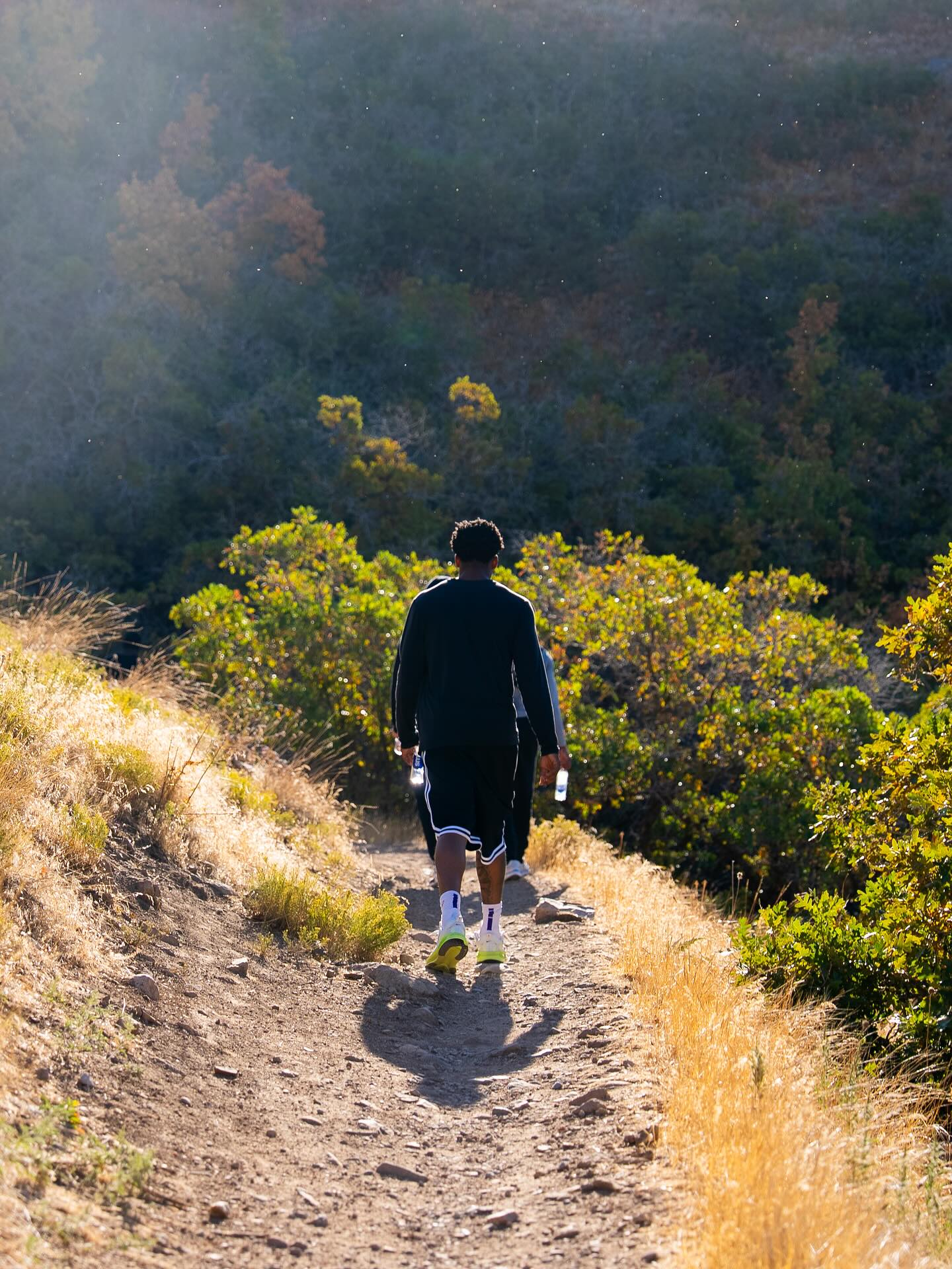 今日, 球员爬山照