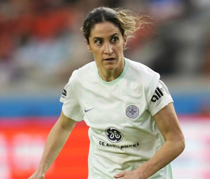 稍后, 比赛提前进, 岁的德梅洛 稍后, 比赛提前进, 岁的德梅洛