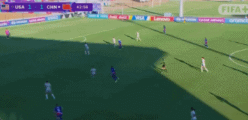 完成反超, 黄沁怡